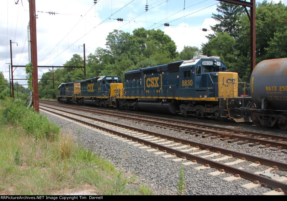 CSX 8830 3rd on L042